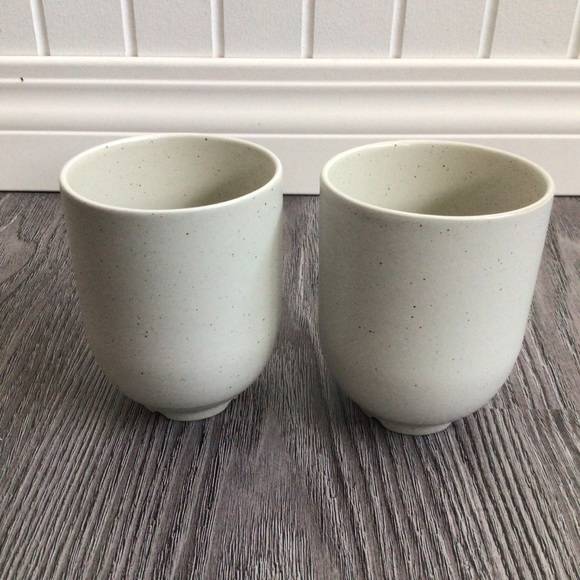Set of Two Tea Cups - Picture 2 of 8